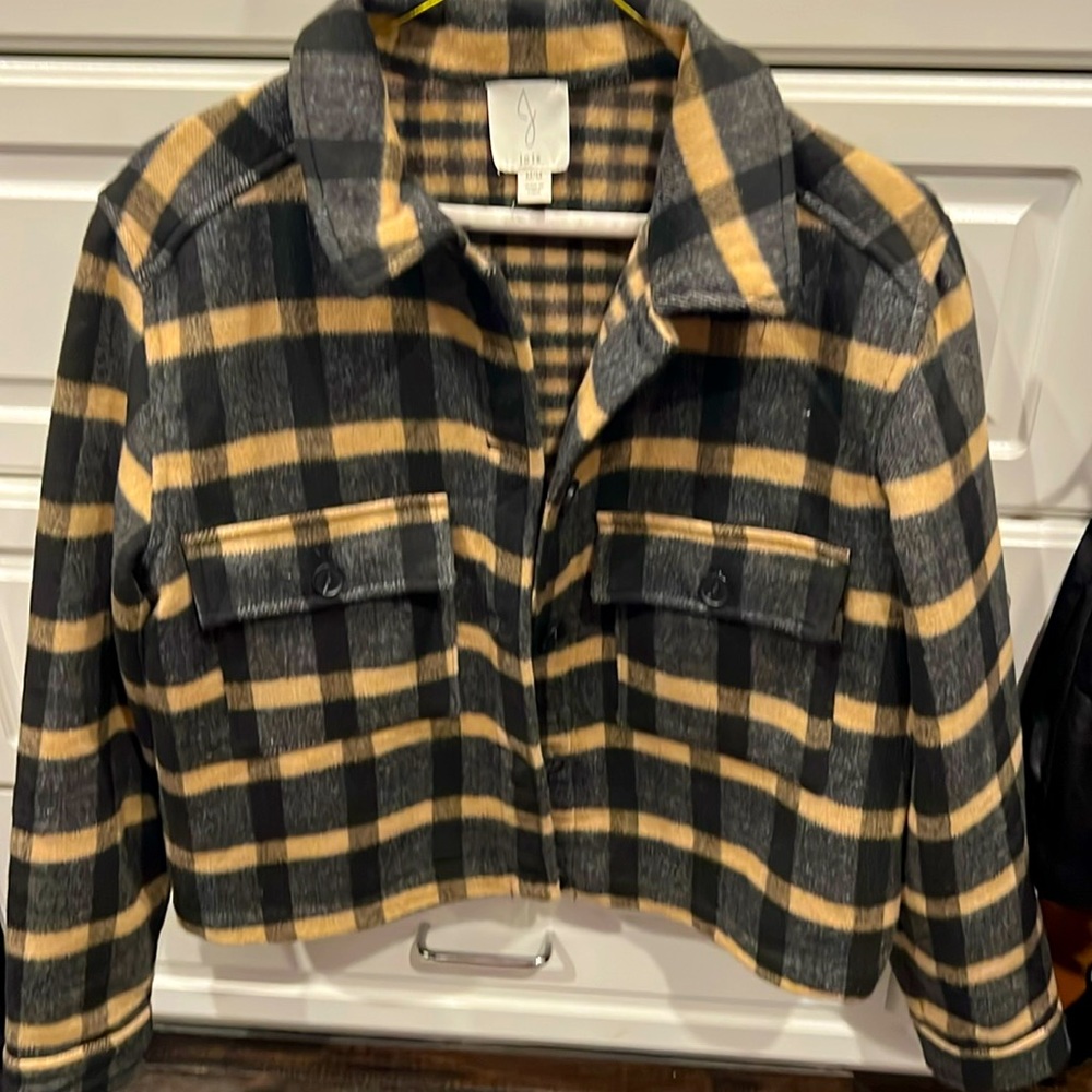 Joie cropped jacket. Plaid beige and black size M